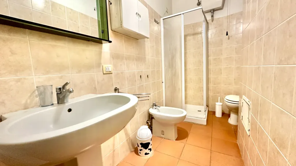 Salles de bain - Three-Bedroom Apartment with Balcony in Florence