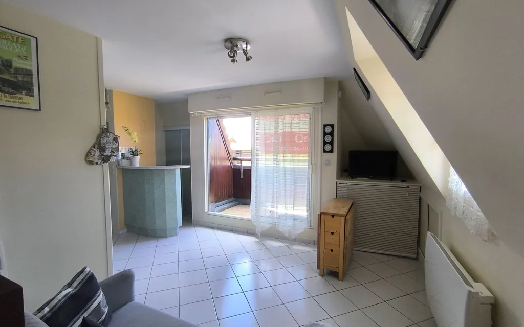 Séjour - Appartement T-3 Meublé avec Balcon à Houlgate