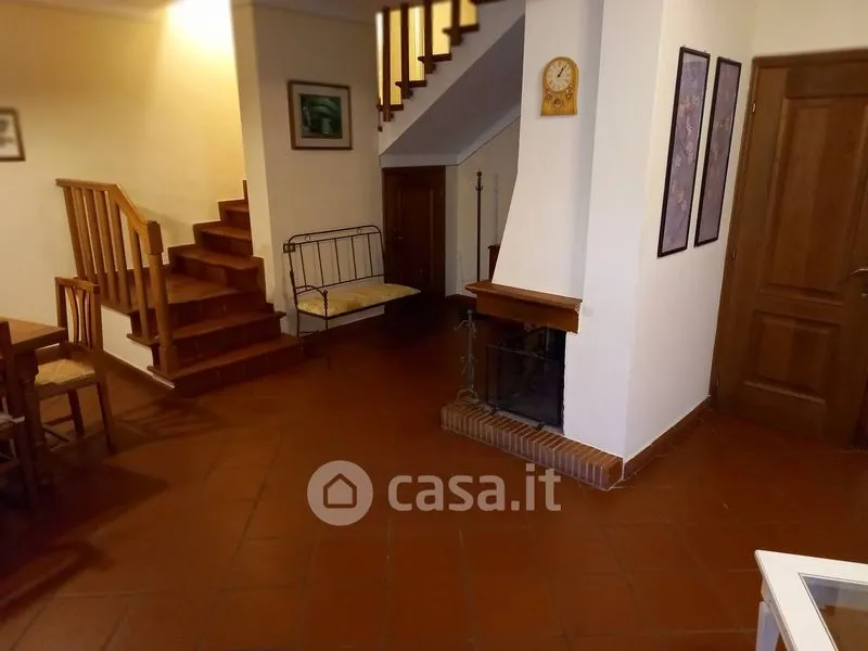 Elutuba - Three-Level Apartment with Garden in Crespina Lorenzana