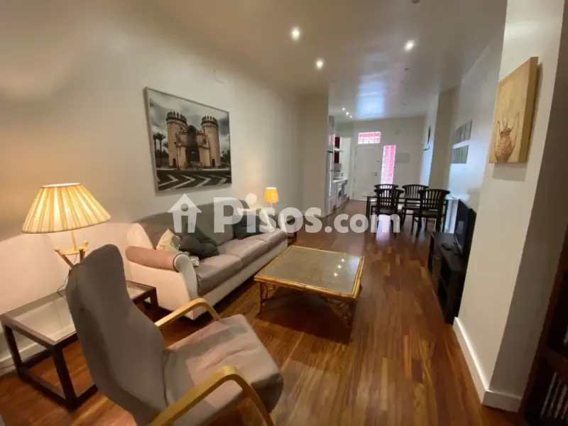 Elutuba - Ample 1-Bedroom Apartment with Balcony in Old Town