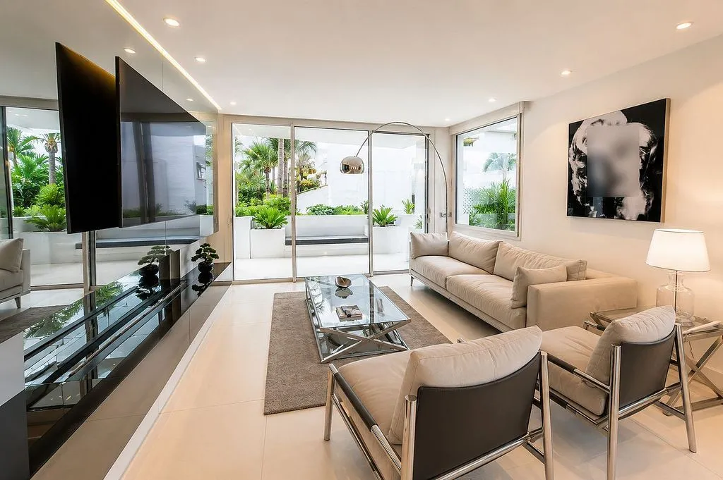 Elutuba - Duplex with Pool in Marbella's Golden Mile