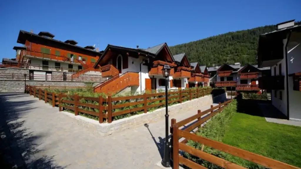 Välivaade - Rustic Trilocale with Private Gardens in Aprica