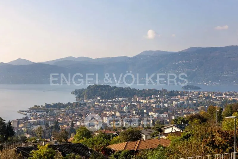 Villa with Lake View in Arizzano