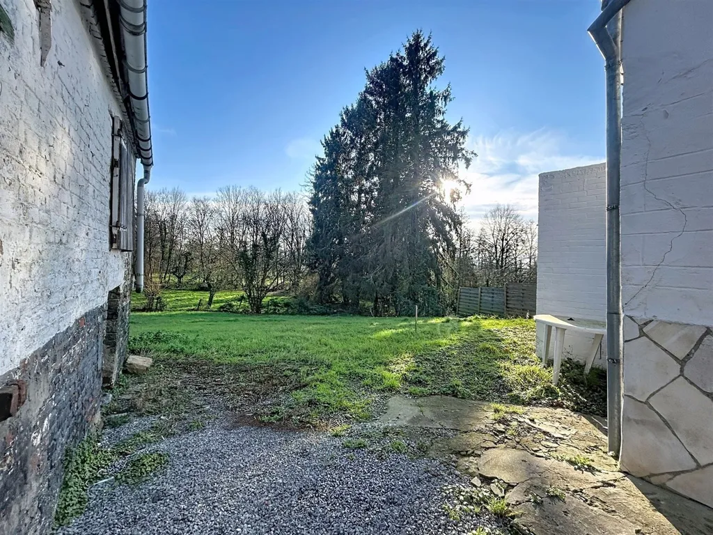 Giardino - Three-Fronted House with Garden in Biesme-Sous-Thuin