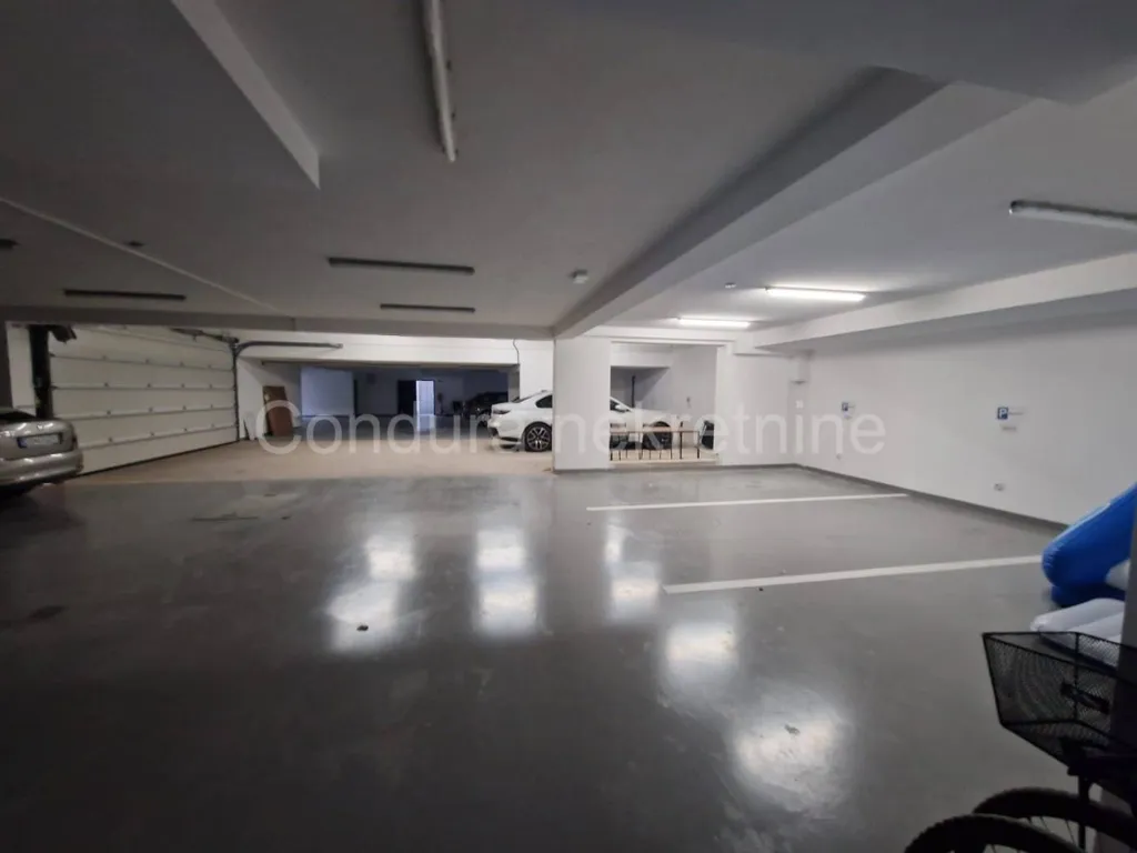 Garaaž - Apartment with Pool in Ugljan