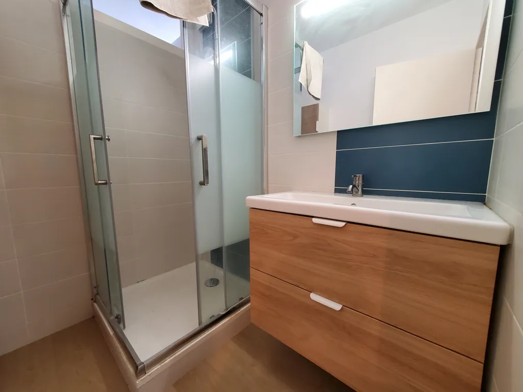 Bagni - 5-Piece Apartment Near Troyes Centre
