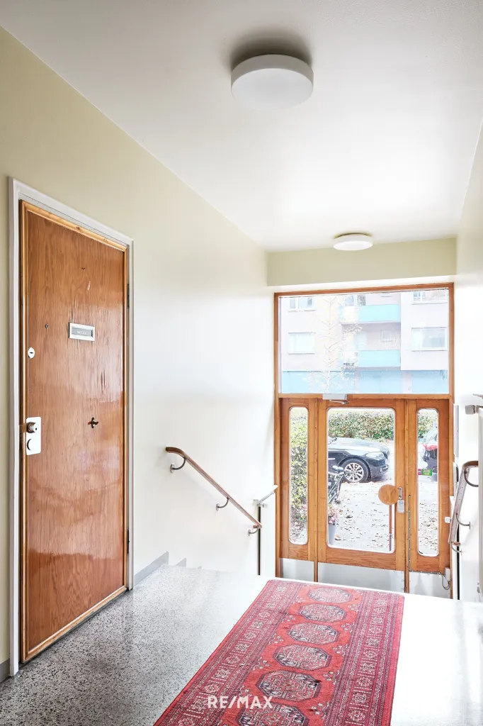 Esik - Modern Flat with Garden Access in Munkkiniemi