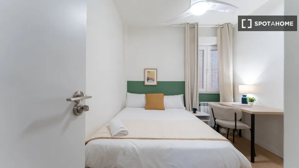 Magamistoad - Shared Apartment with Terrace in Pacífico, Madrid