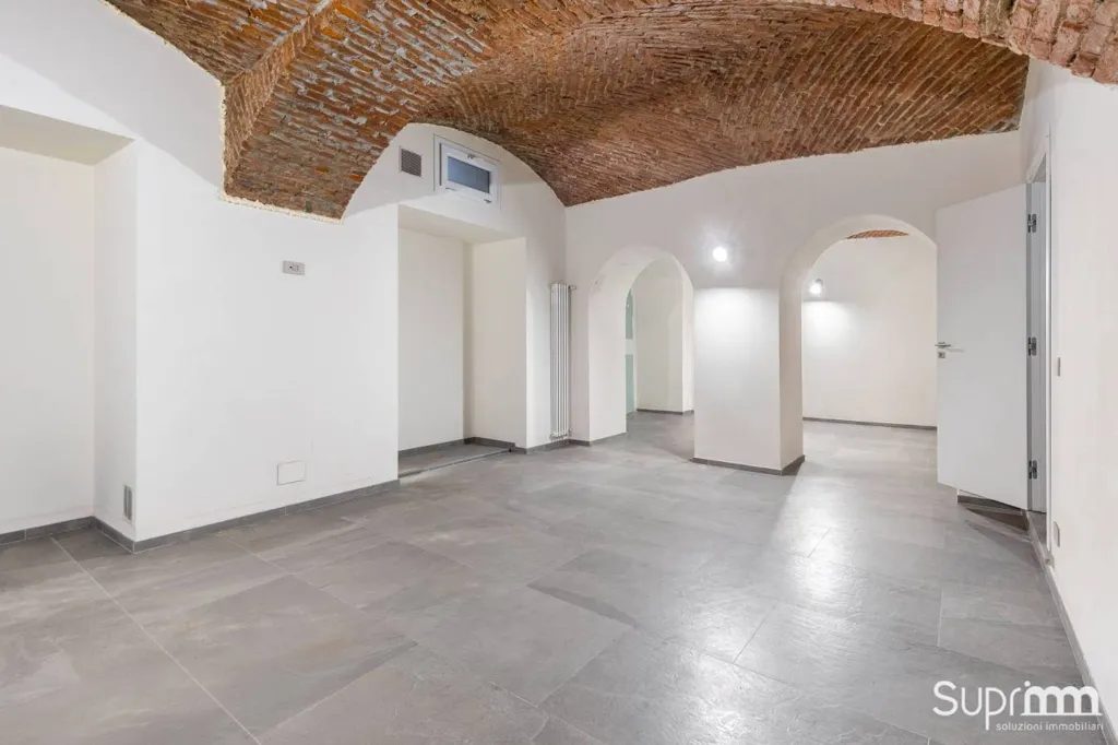 Pièces - Restored Apartment with Private Courtyard in Turin