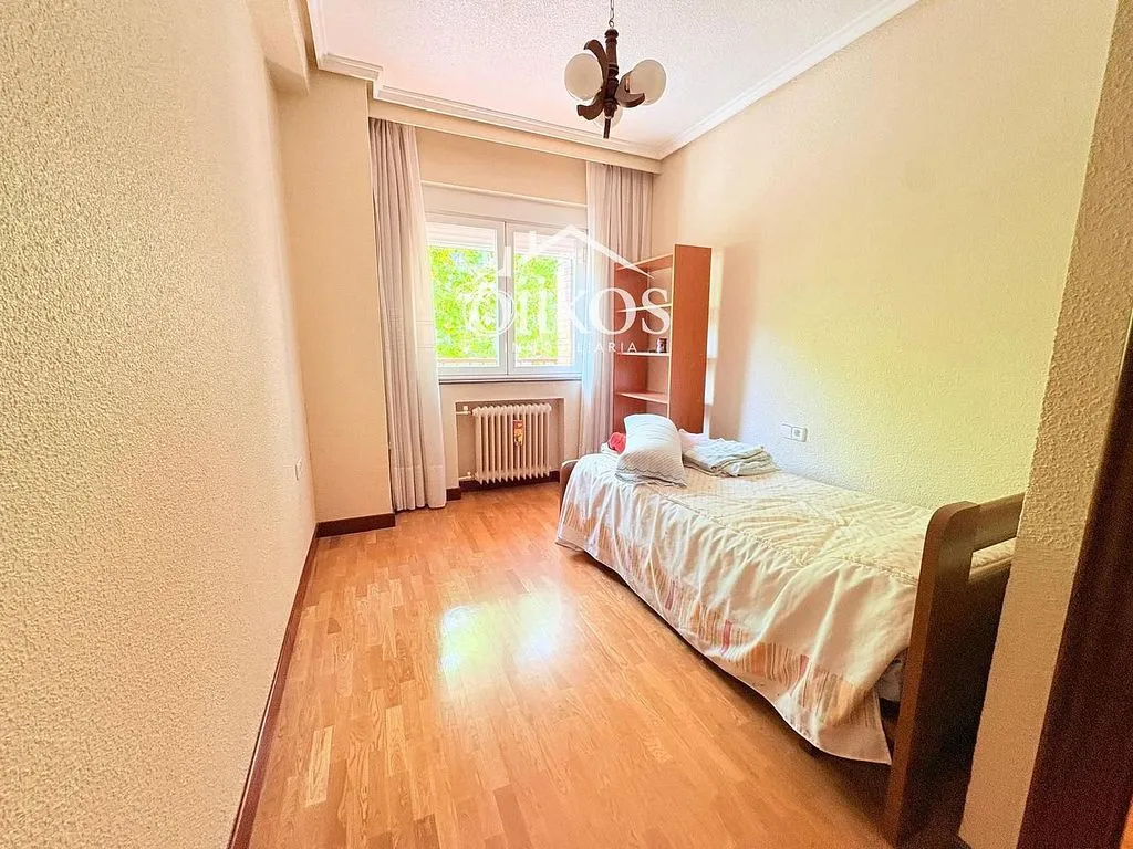 Magamistoad - Apartment with Garage in Salesas