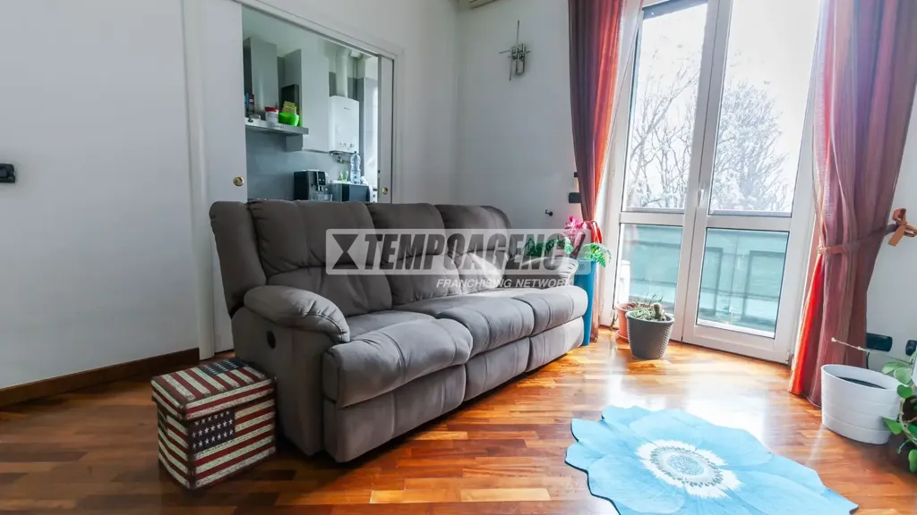 Séjour - Appartement 2 pièces à IT