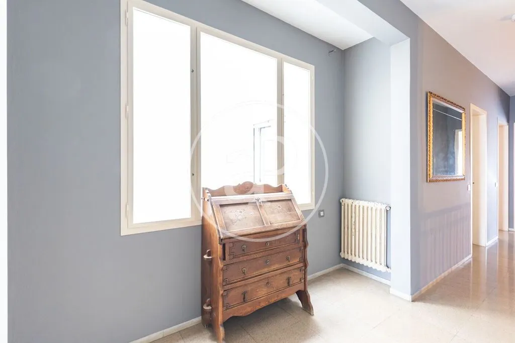 Bureau - Luxury Townhouse with Pool in Sabadell Centre