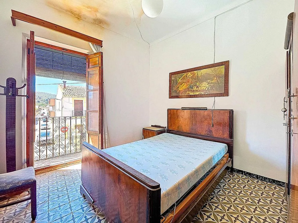 Chambres - Corner House with Balcony in Pinoso