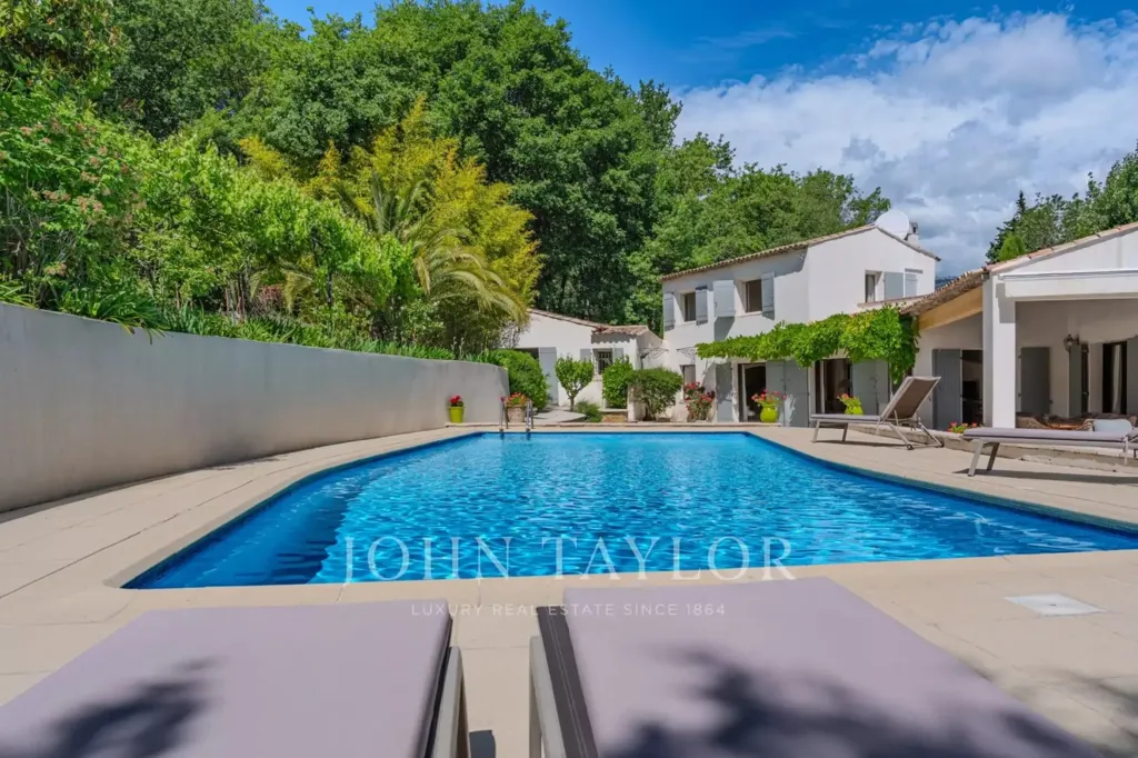 Piscine - Villa Provençale avec Piscine à Châteauneuf-Grasse