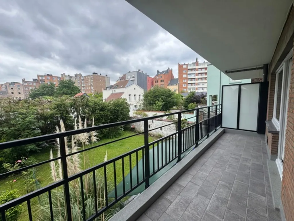 Balcone - Studio with South-Facing Terrace in Etterbeek