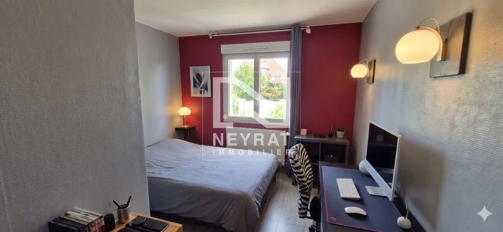 Chambres - Maison Familiale avec Sous-sol à Izeure