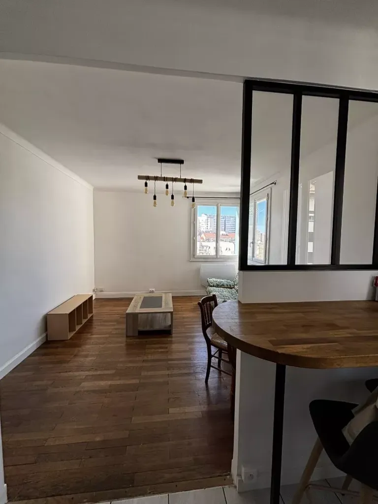 Elutuba - Furnished Apartment with Parking in Lyon 7
