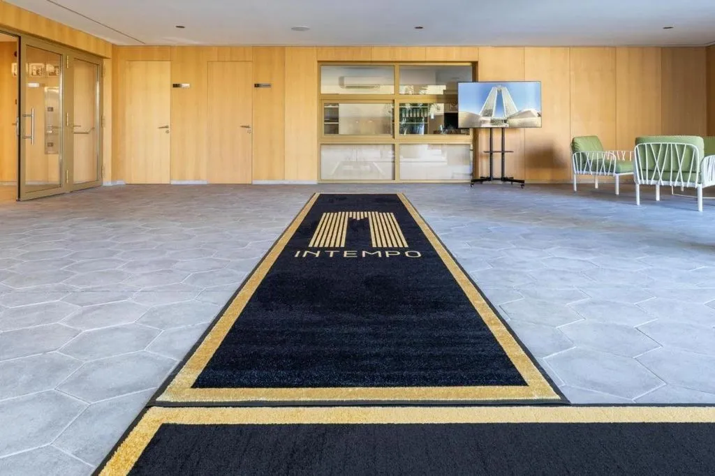 hallway_entrance