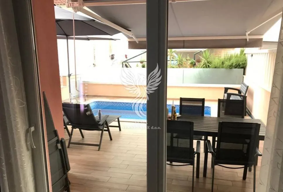 Bassein - Apartment with Private Garden in Makarska Centre