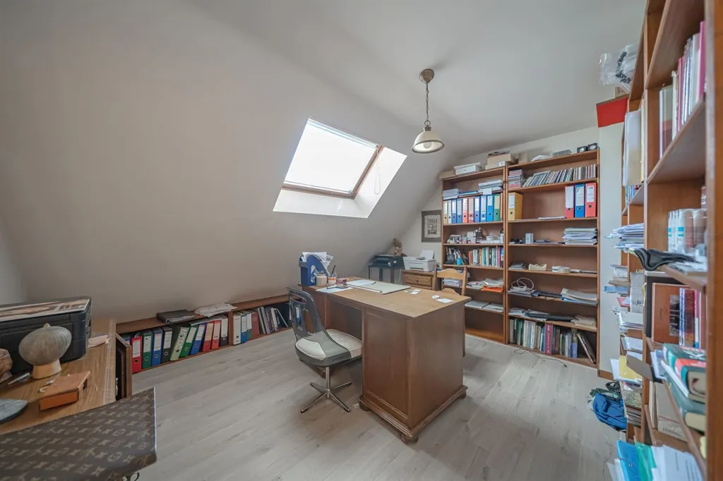 Bureau - Villa avec Piscine et Jardin à Mont-St-Jean, Waterloo