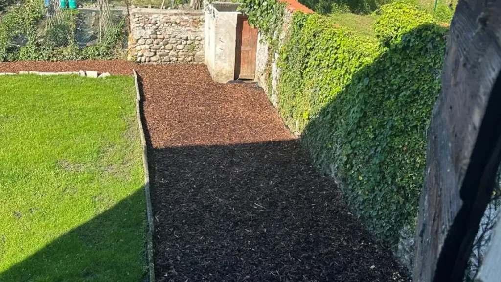 Jardin - Terraced Villa for Renovation in Nove