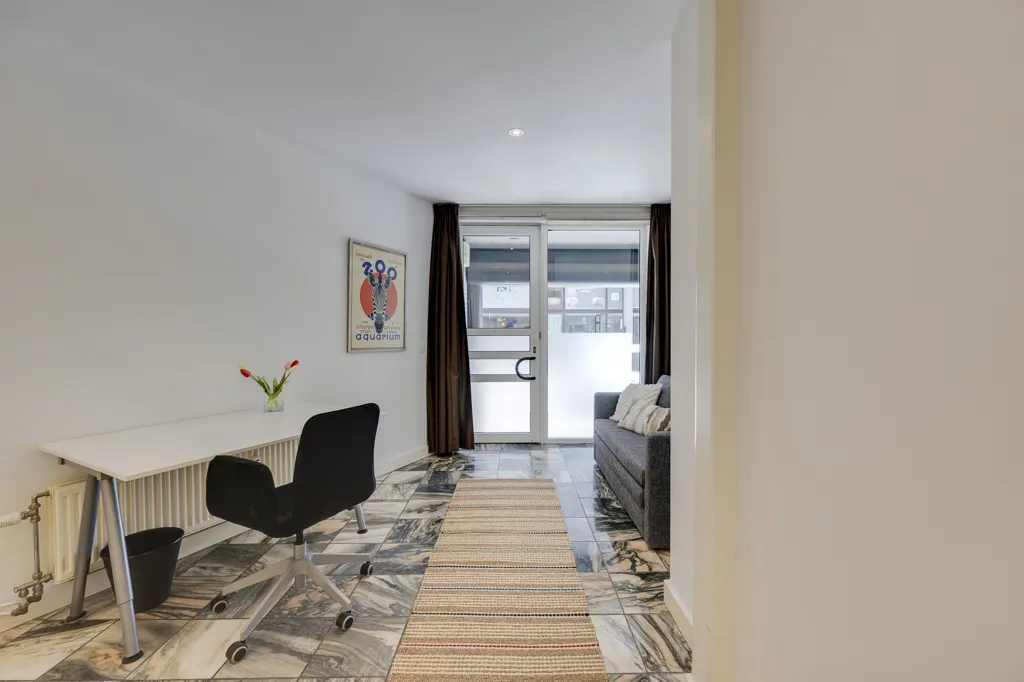 Kabinet - Modern Apartment with Sunny Terrace in Leien