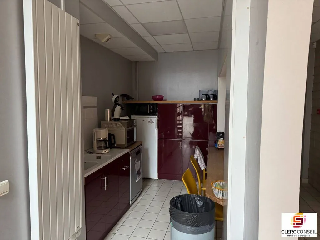Cuisine - Immeuble de Bureaux avec Parking à Mont-Saint-Aignan