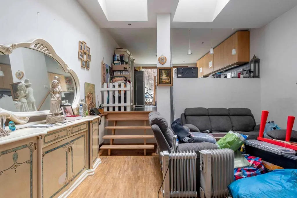 Elutuba - Spacious Five-Bedroom House in Dynamic Area