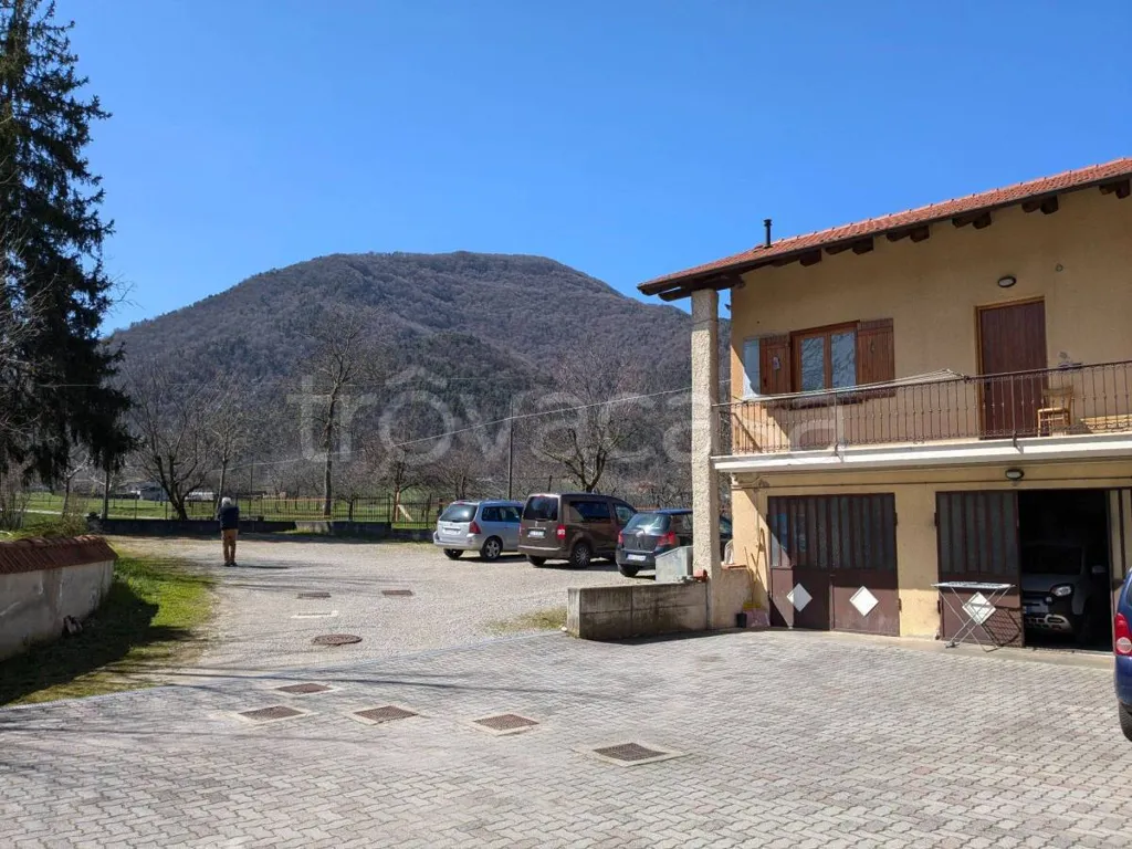 Välivaade - South-Facing Apartment with Garage in Dronero