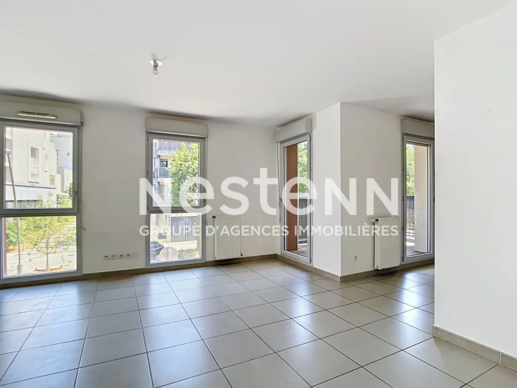 Elutuba - T3 Apartment with Balcony in Sathonay-Camp