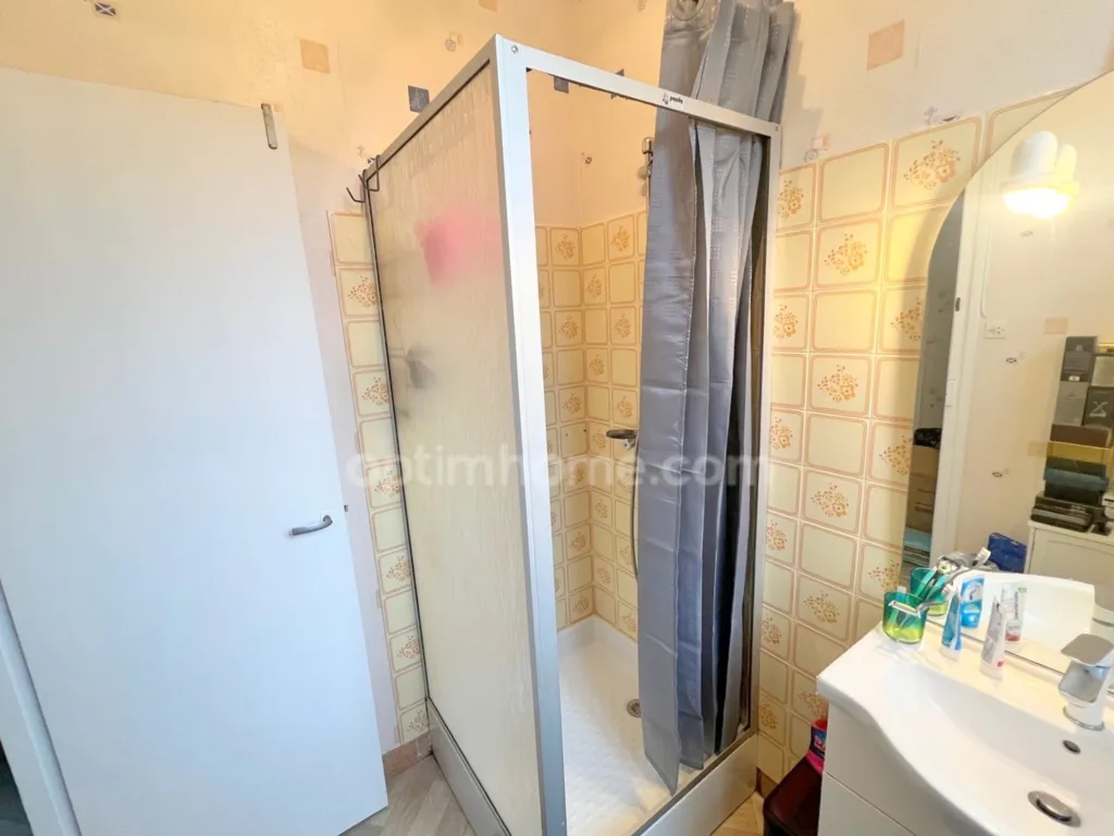 Salles de bain - Maison 3 Chambres avec Jardin à Blois