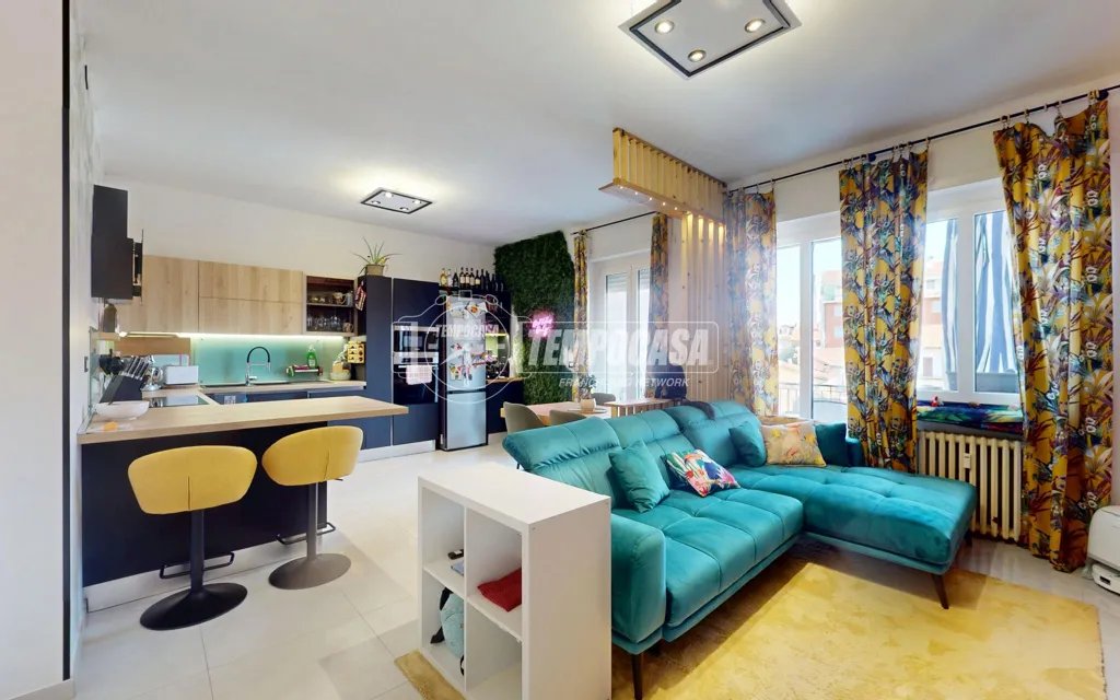 Living Room - Modernised Apartment with Balcony in Settimo Torinese
