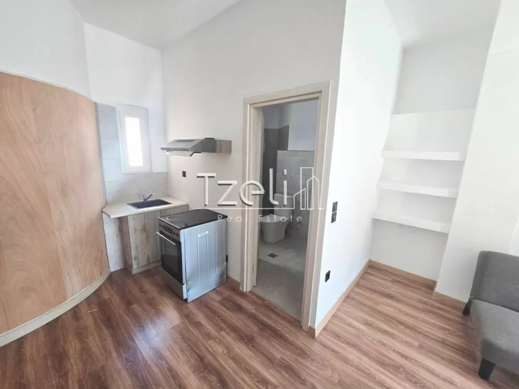 Köök - Renovated Studio with Balcony in Patras Centre