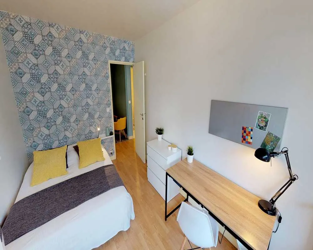 Bedrooms - Room in Furnished Flatshare, Clichy