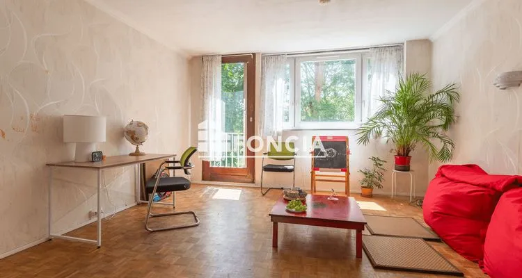 Séjour - Appartement Familial avec Jardin au Parc Heller à Antony
