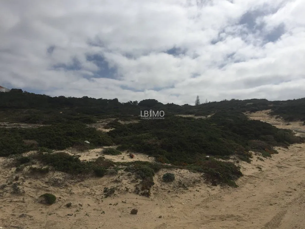 Development Land with Seafront in São João das Lampas