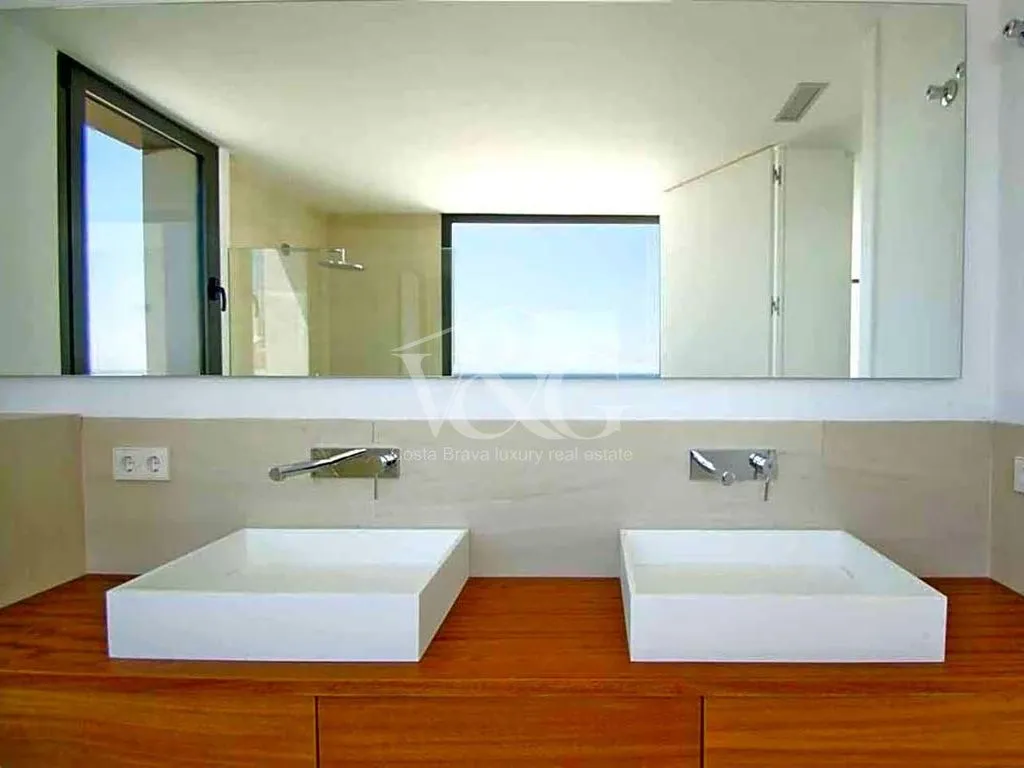 Vannitoad - Seafront Villa with Pool in Mas Pinell