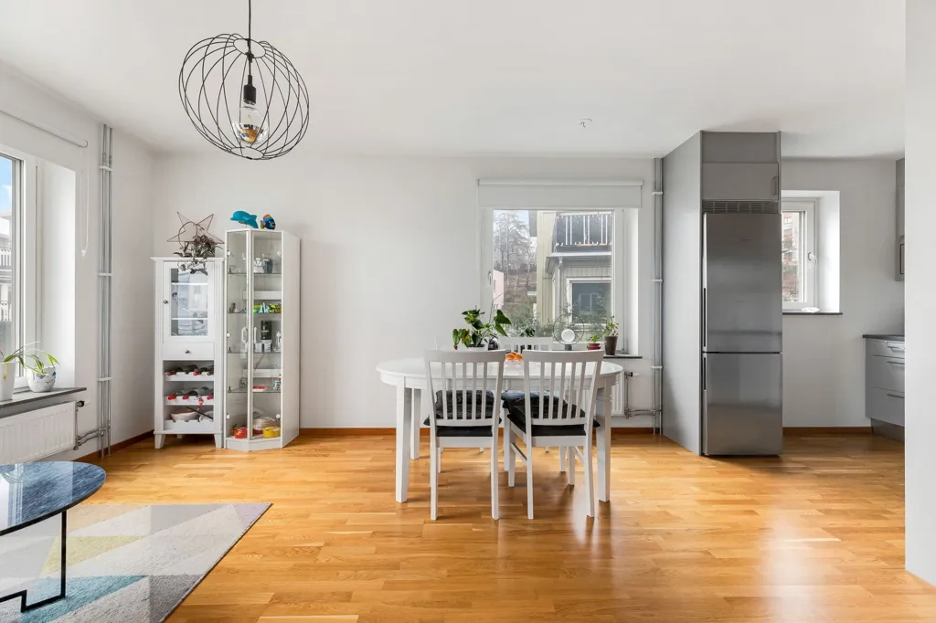 Elutuba - Apartment with Balcony in Ursvik, Sundbyberg