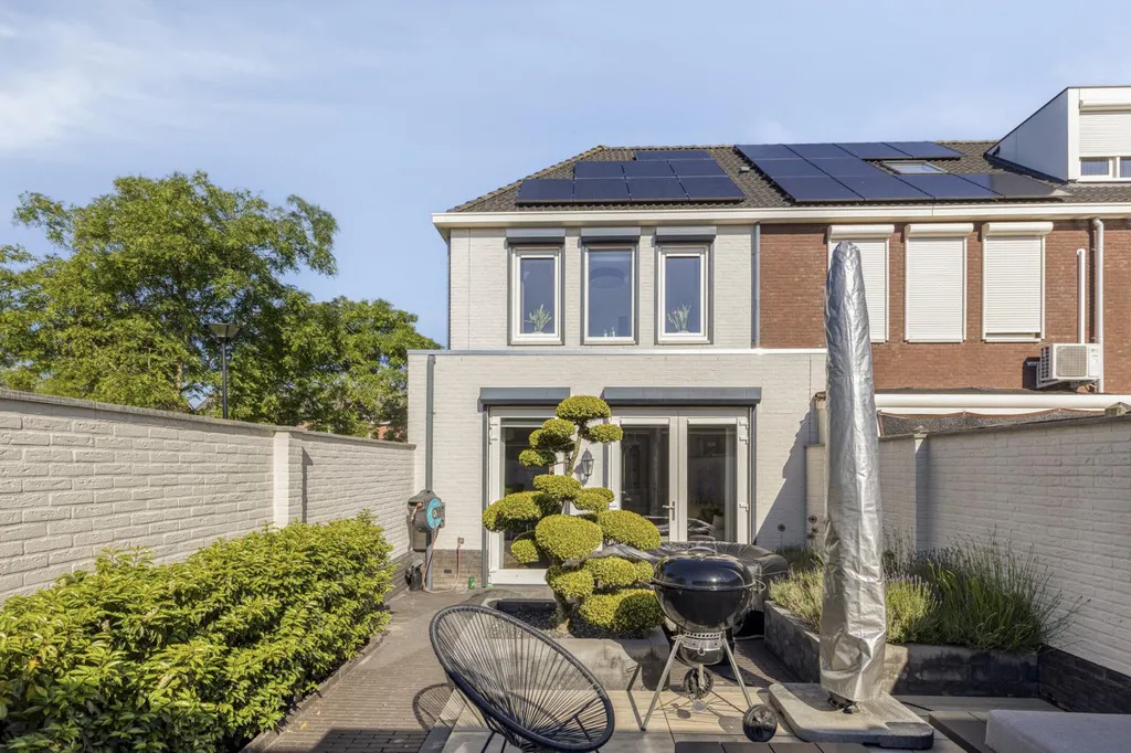 Terrass - Corner House with Solar Panels in St. Willebrord