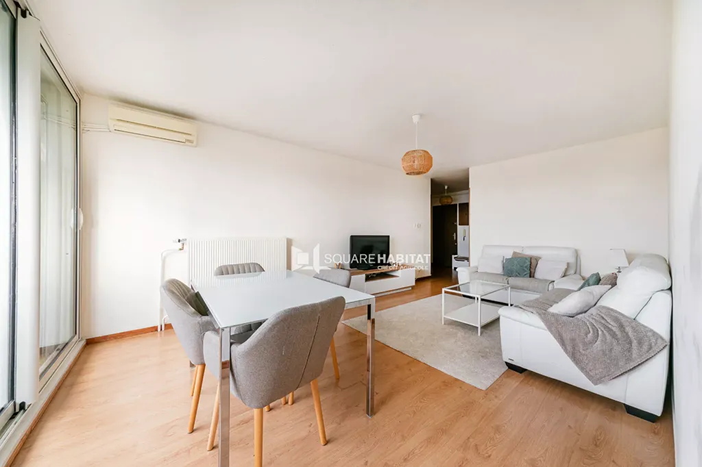 Séjour - Appartement 5 Pièces avec Vue Panoramique à Apt