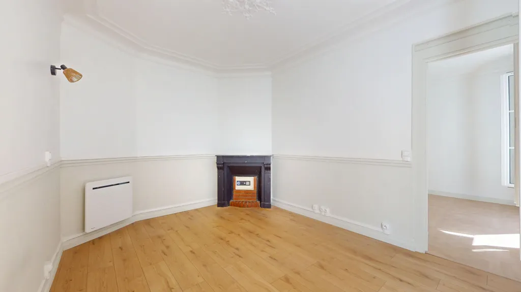 Elutuba - Renovated 2-Bed Flat with South-Facing in Paris 18ème