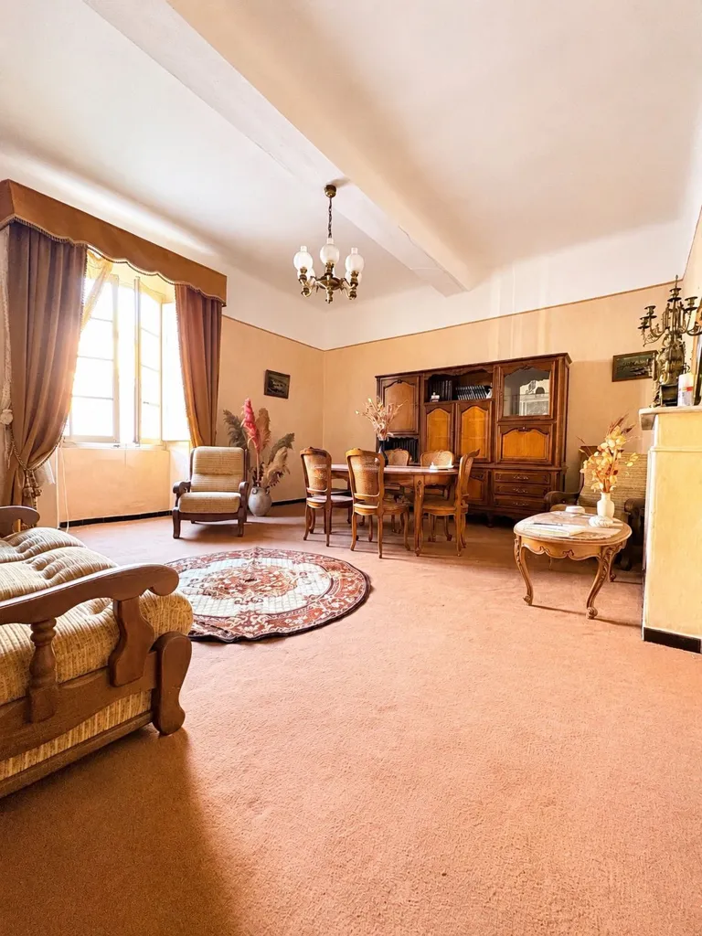 Séjour - Appartement 4 Pièces avec Balcon au Centre de Bastia
