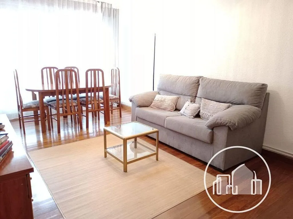 Séjour - Furnished Flat with Balcony in Villarcayo