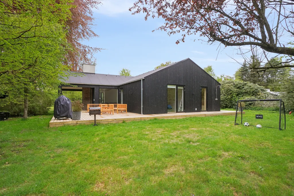 Jardin - New Summerhouse with Large Windows in Asserbo
