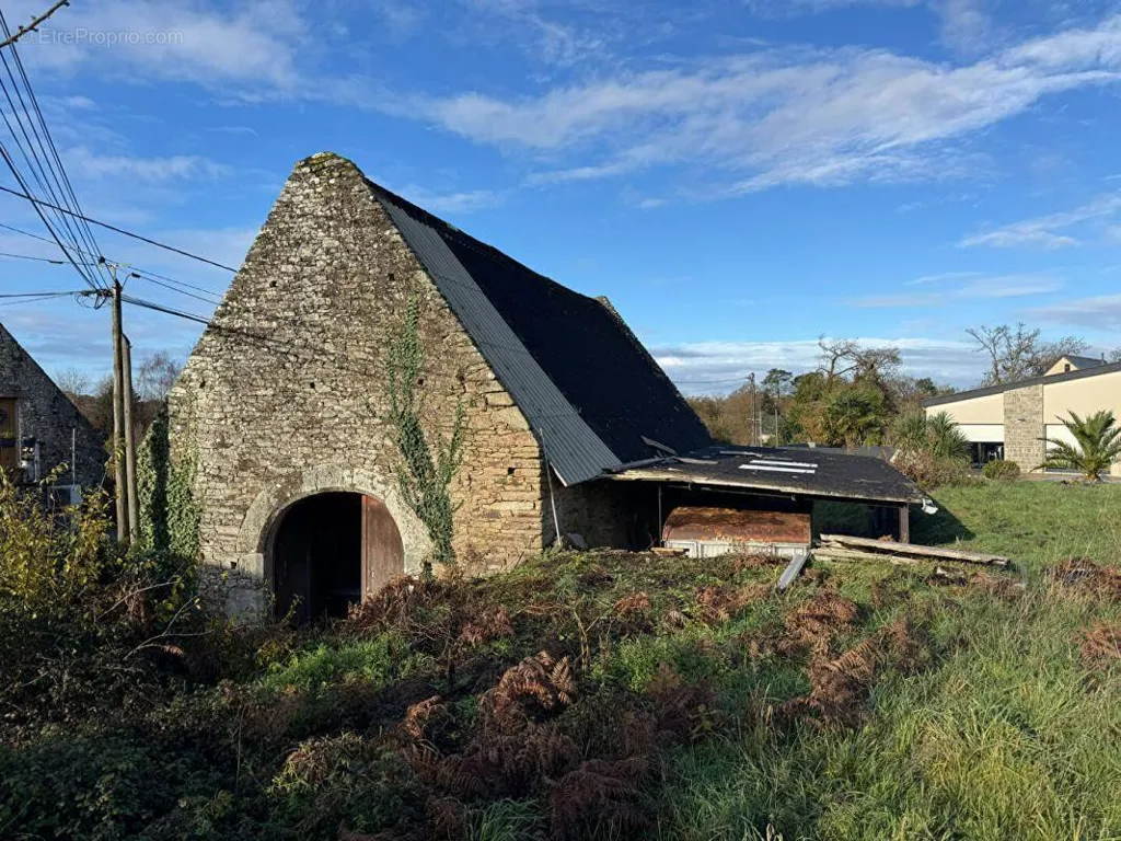 Extérieur - Maison en Pierres avec Terrain à Landévant