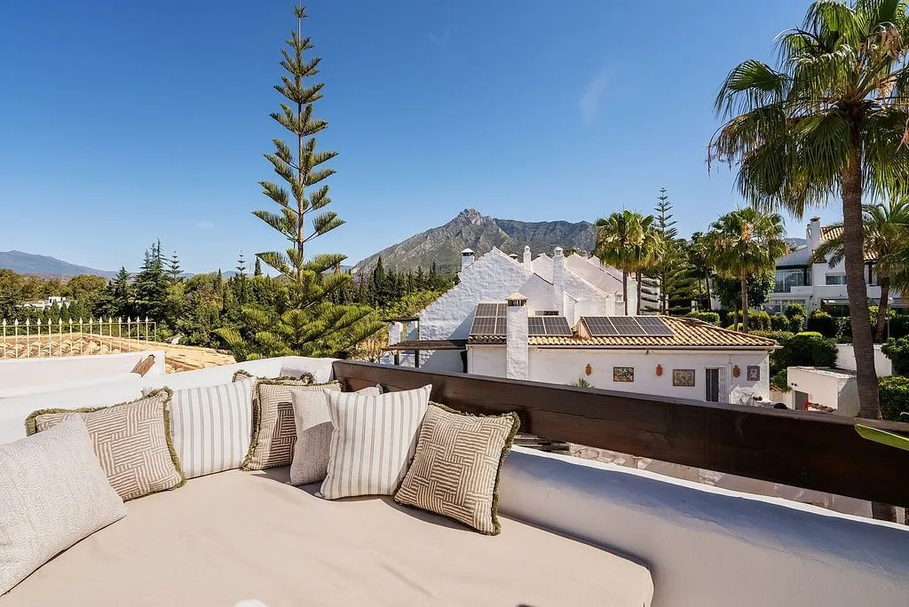 Terrasse - Luxury Semidetached House with Pool in Marbella