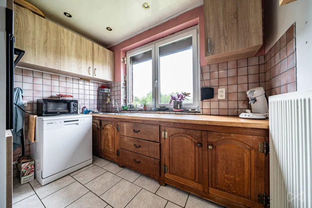 Cuisine - Maison 4 Façades avec Jardin et Garage à Berzée