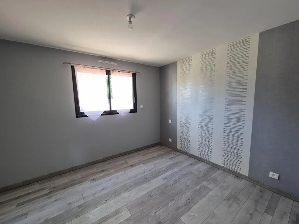 Pièces - Maison de Plain-Pied avec Terrain à Spézet