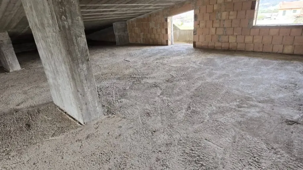 Rooms - Unfinished Villa with Large Garden in Montoro