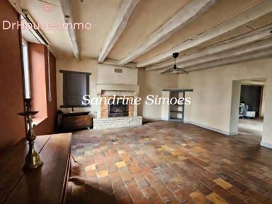 Séjour - Maison avec Terrain et Dépendances à Montmorillon
